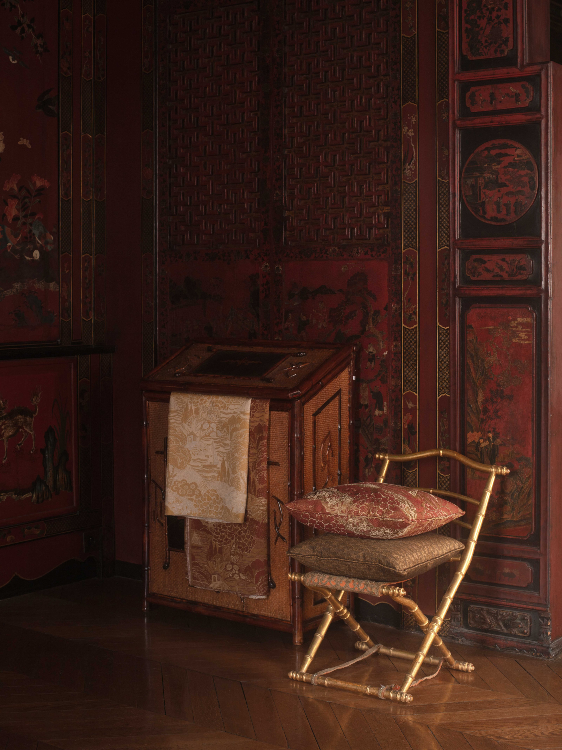 Scénographie : Edgar Jayet | Crédit photo : PierreDoucet | Partenaire mobilier : Galerie Vauclair