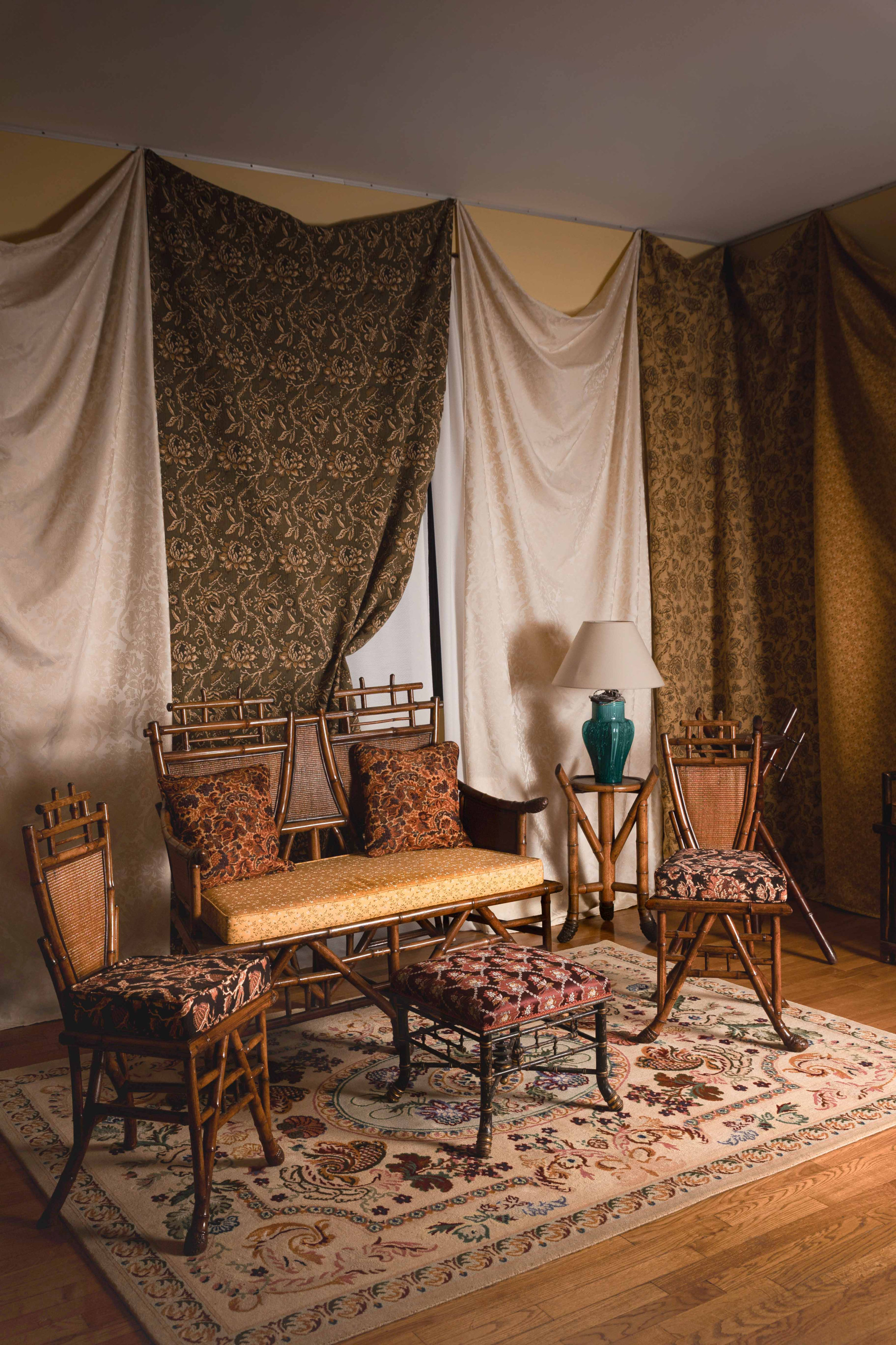 Scénographie : Edgar Jayet | Crédit photo : ArthurMinot | Partenaire mobilier : Galerie Vauclair