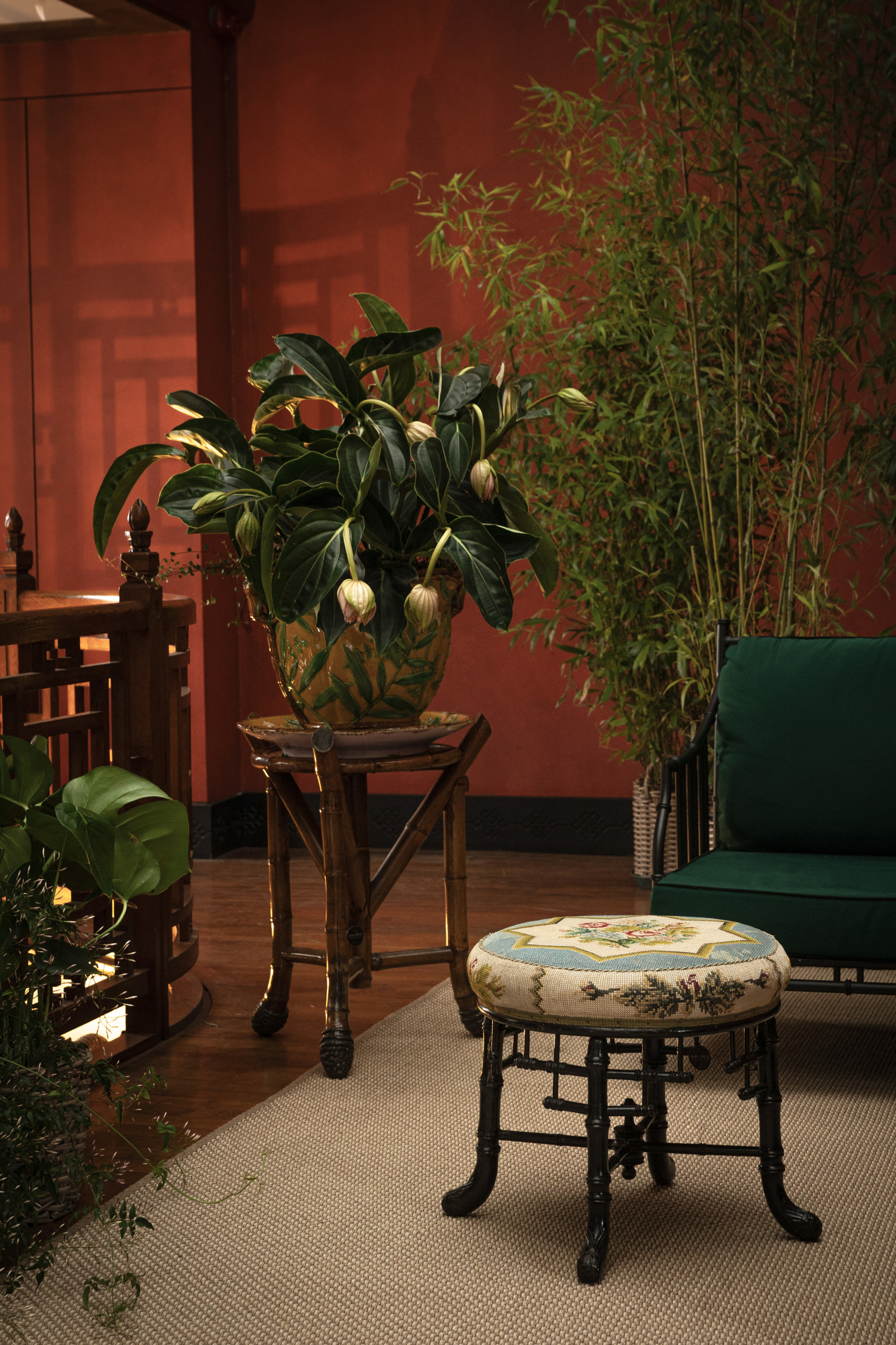 Scénographie : Edgar Jayet | Crédit photo : ArthurMinot | Partenaire mobilier : Galerie Vauclair